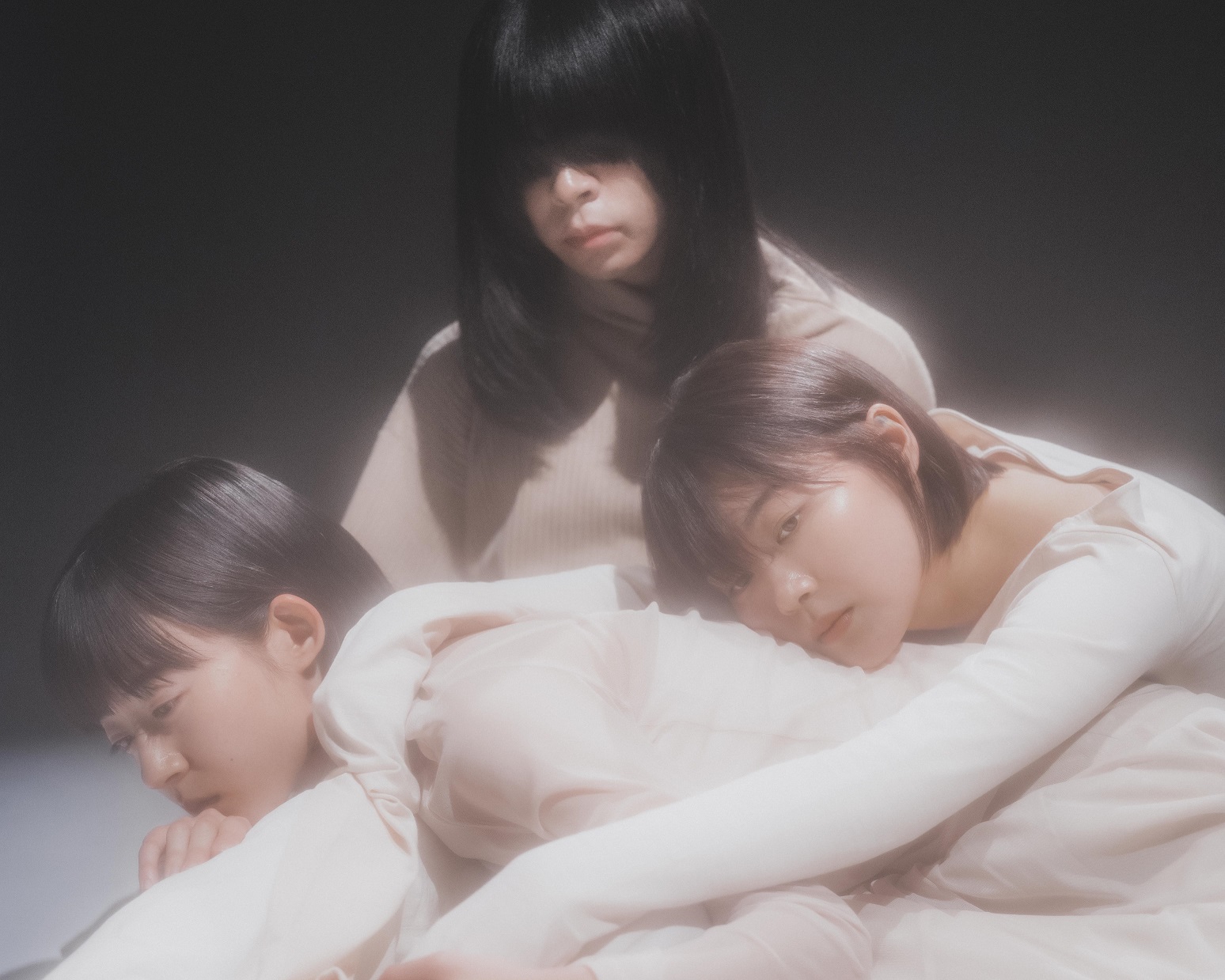羊文学、新作アルバムリリース＆「あいまいでいいよ」のMV公開
